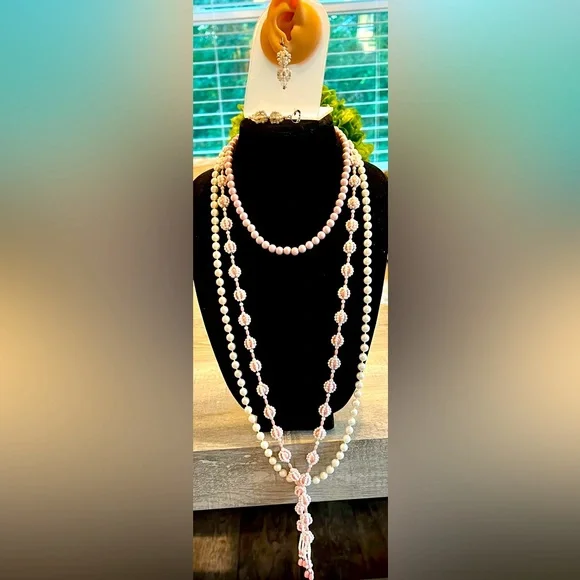 PEARL PERFECTION 4 PIECE SET!! 3 necklaces & clip on earrings STUNNING - Picture 1 of 7